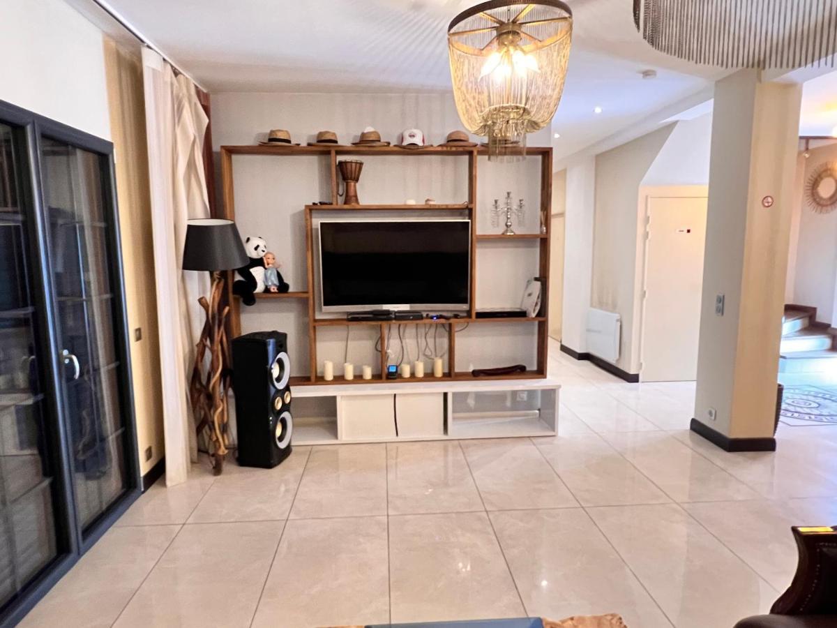Paris Luxury Guest House - Cdg Aeroport Роаси ан Франс Екстериор снимка